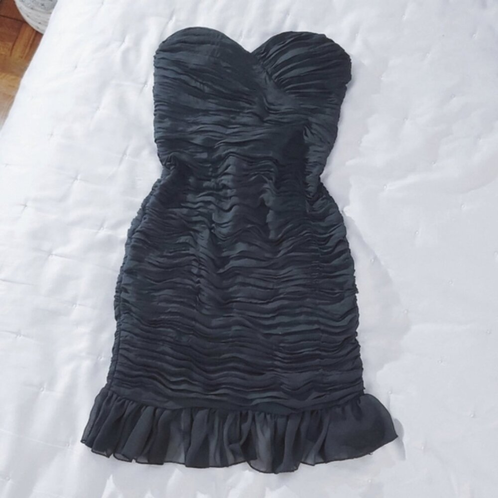 Vintage Y2K Midi Trumpet Ruffled Black Strapless Dress